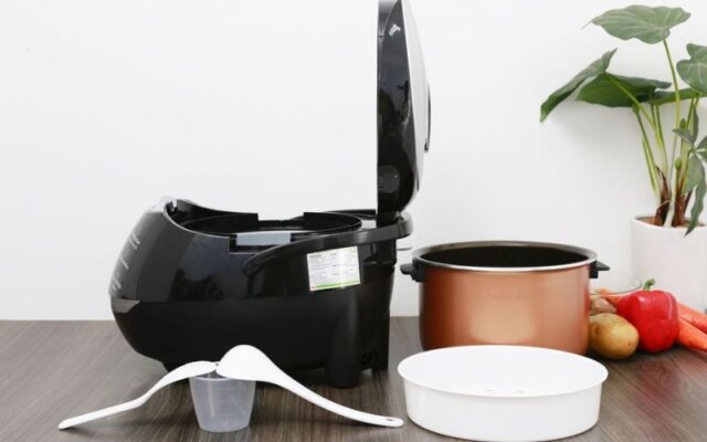 Nồi cơm điện Kangaroo KG595